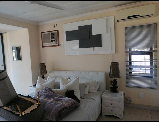 9 BEDROOM HOUSE FOR SALE IN VELD EN VLEI
